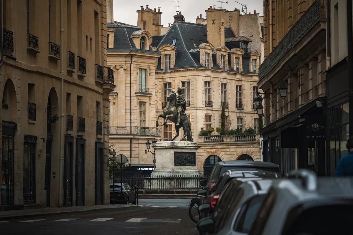 architecture, travel, europe, horseman, tourism, road, town