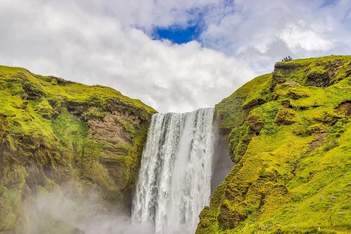 waterfall, iceland, landscape, water, nature, the stage, river, seljalandsfoss, falls, mountain, icelandic, figure, beautiful, landmark, power, mountains, stream, travel, twilight, waterfall, wat